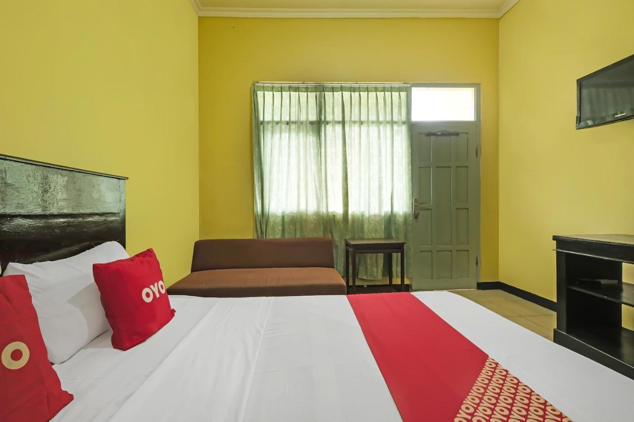 Oyo 92482 Permata 1 2*